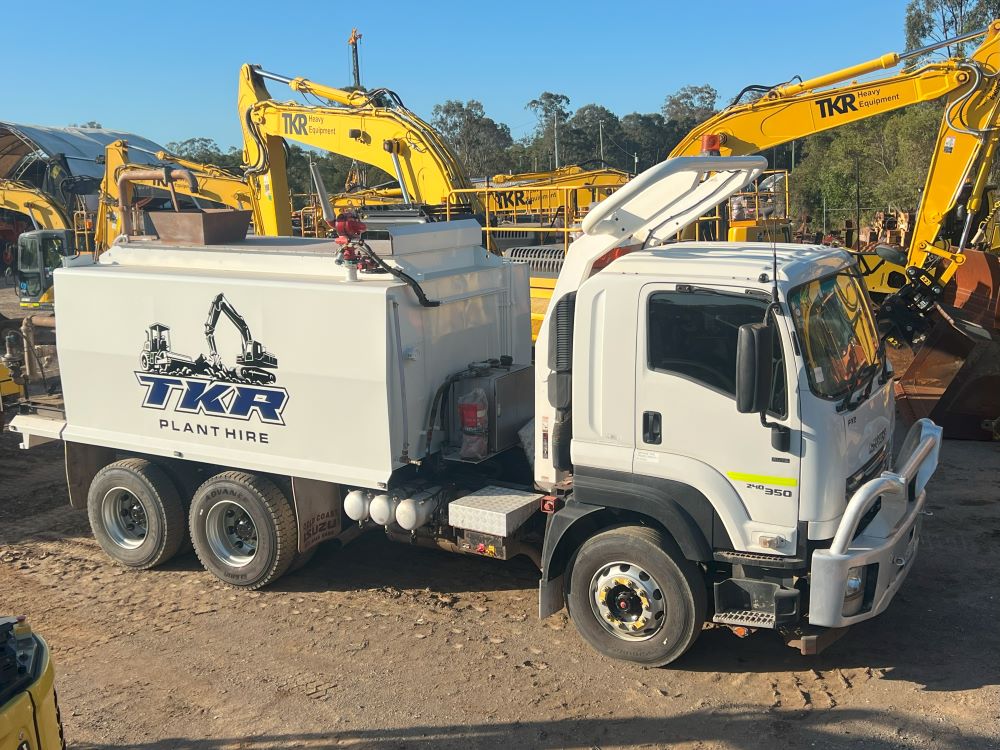 Isuzu FXZ water truck